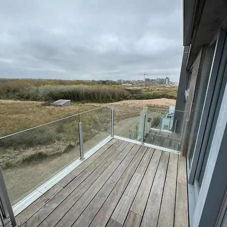 Le Zilt Renove Deux Vue Et Dune Avec Parking Prive A By La Conciergerie De Panne